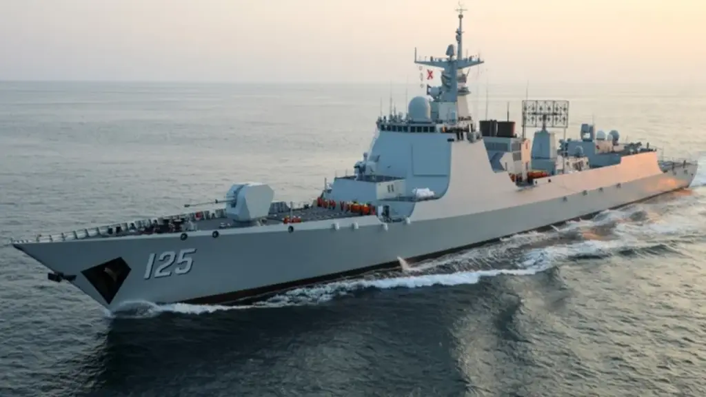 China divulga primeiro vídeo oficial de destróier Tipo 052D lançando o míssil YJ-20, arma hipersônica com alcance estimado de até 2.000 quilômetros que antes havia sido vista apenas nos navios maiores da classe Tipo 055