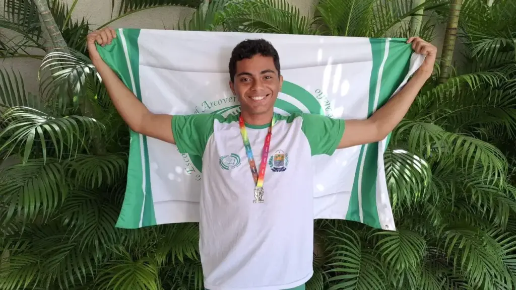 Jovem acordava entre 4h e 5h da madrugada para estudar antes da escola e revisava matérias até às 21h: filho de pedreiro e dona de casa, Wederson estudou toda a vida em escola pública e conquistou uma vaga em Medicina em Universidade Federal