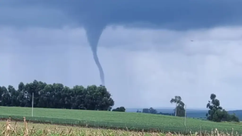 Frente fria impulsionada por ciclone já tem data para atingir 4 estados e pode trazer temporais, granizo e ventania; veja quando a chuva começa, quais regiões entram em alerta e por que o novo sistema ainda exige atenção Frente fria impulsionada por ciclone já tem data para atingir 4 estados e pode trazer temporais, granizo e ventania; veja quando a chuva começa, quais regiões entram em alerta e por que o novo sistema ainda exige atenção