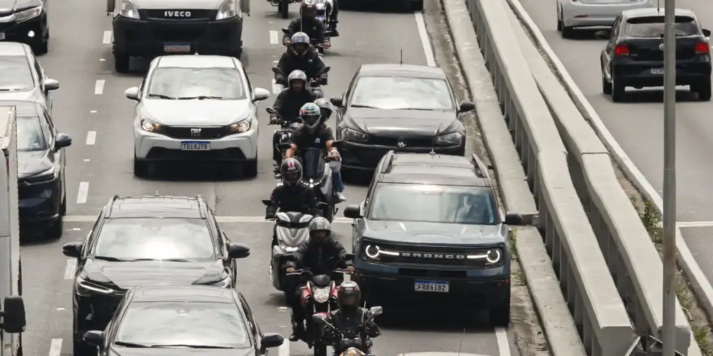 Justiça manda prefeitura de São Paulo liberar Uber Moto