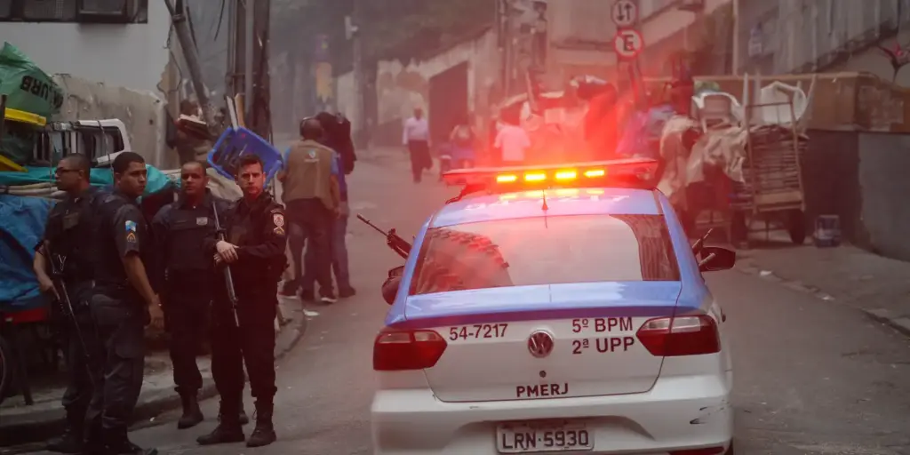 Relatório denuncia violência em ações policiais na Baixada Fluminense Relatório denuncia violência em ações policiais na Baixada Fluminense
