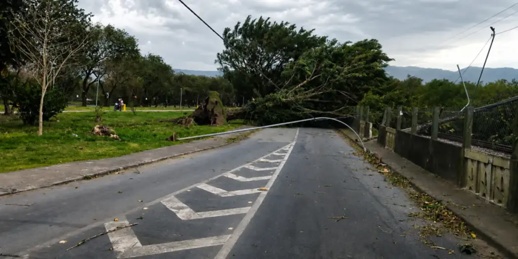 Sobe para três o número de mortes em SP devido à ventania