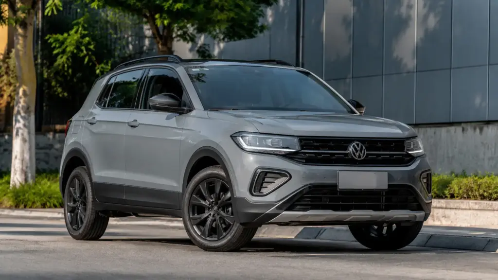 Volkswagen pega o mercado de surpresa ao reduzir em até R$ 10 mil o preço do T-Cross logo após o SUV liderar as vendas no Brasil; veja quais versões ficaram mais baratas e por que a marca tomou essa decisão