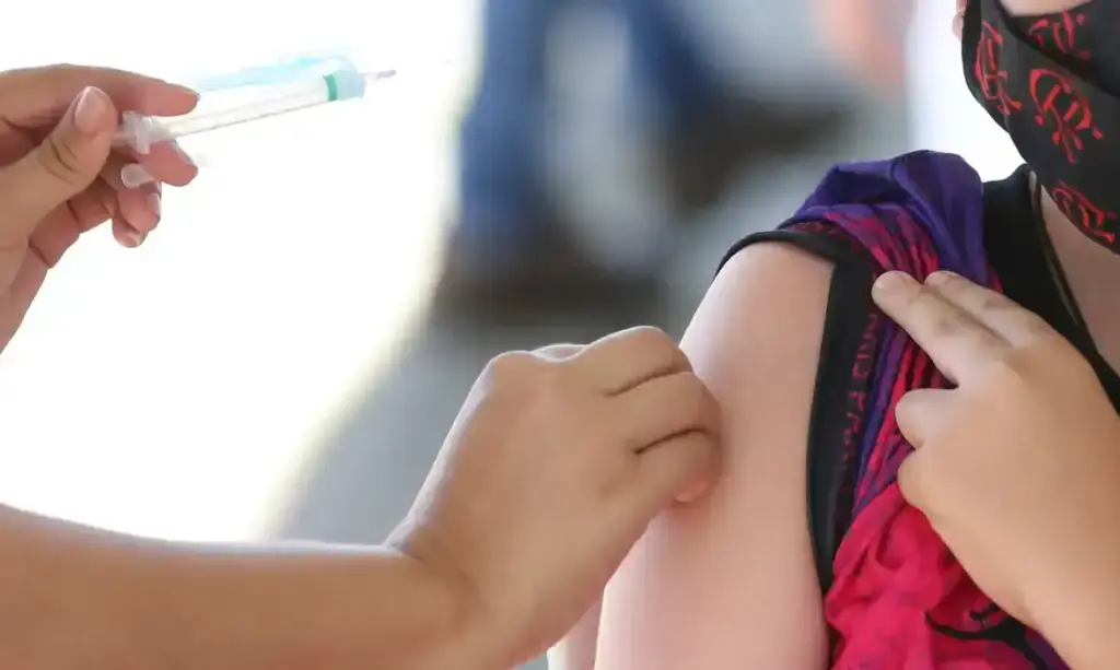 Bujari cria programa de vacinação nas escolas para ampliar cobertura vacinal