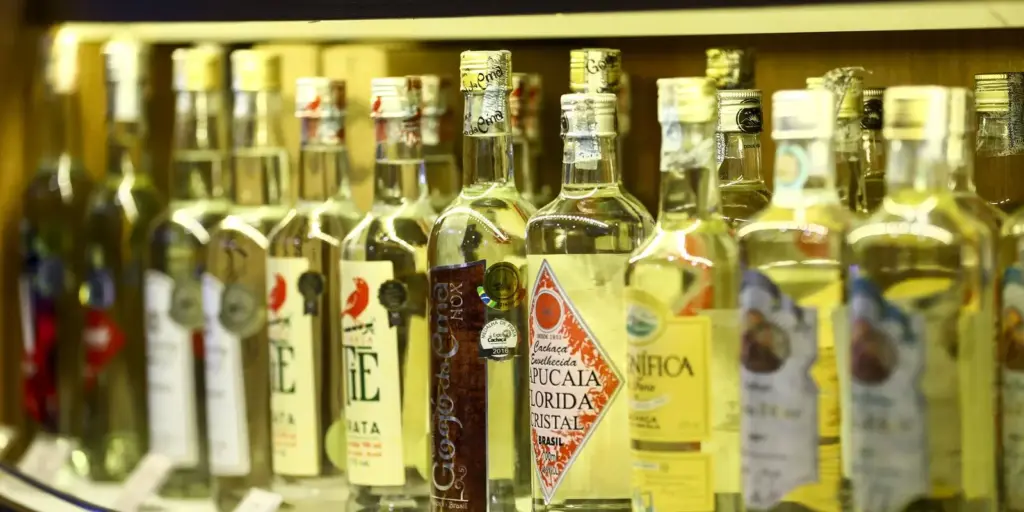 Cresce o número de estabelecimentos na cadeia produtiva da cachaça Cresce o número de estabelecimentos na cadeia produtiva da cachaça