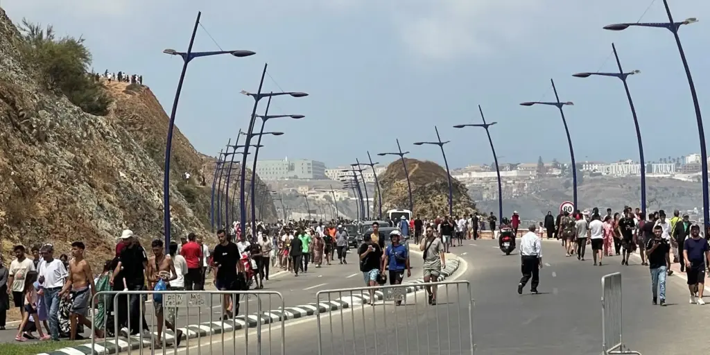Especialistas divergem sobre anuência de Marrocos em migração a Ceuta Especialistas divergem sobre anuência de Marrocos em migração a Ceuta