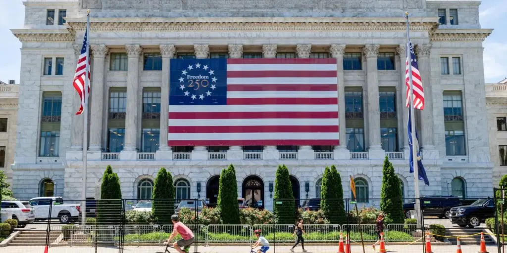 Dívida dos EUA ultrapassa US$ 40 trilhões após governos Trump e Biden Dívida dos EUA ultrapassa US$ 40 trilhões após governos Trump e Biden