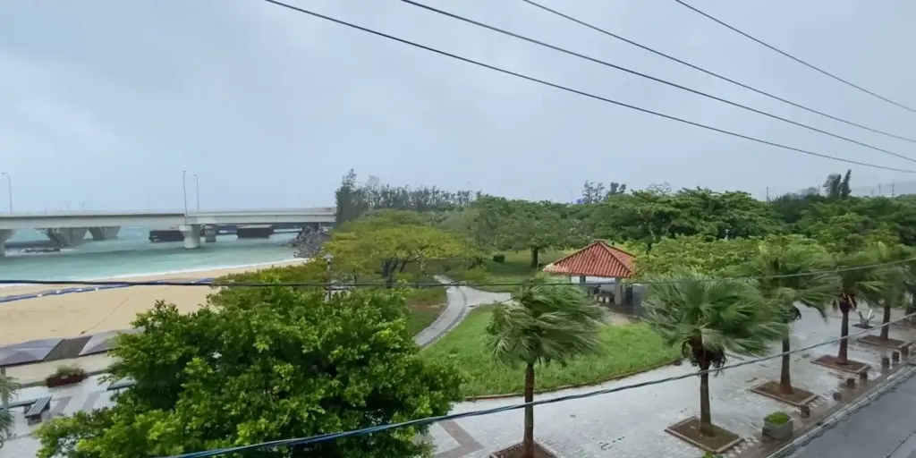 Tempestades causadas por tufão Dolphin atingem leste da China