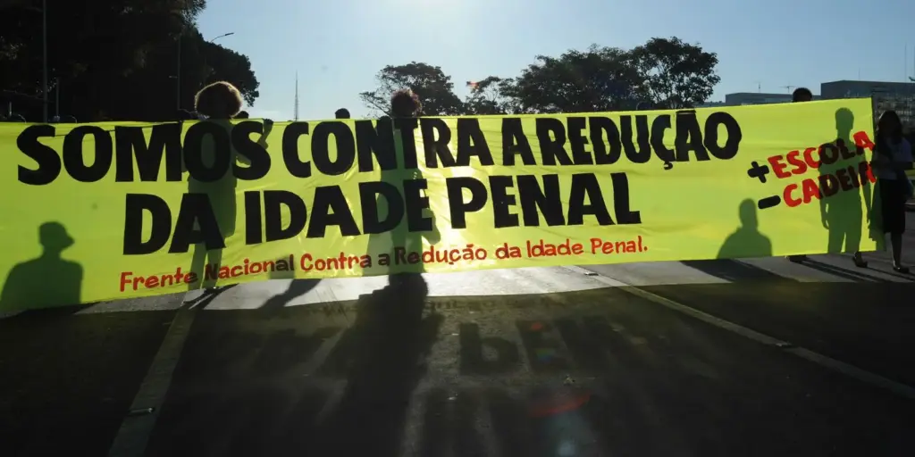 Pediatras se manifestam contrários à redução da maioridade penal