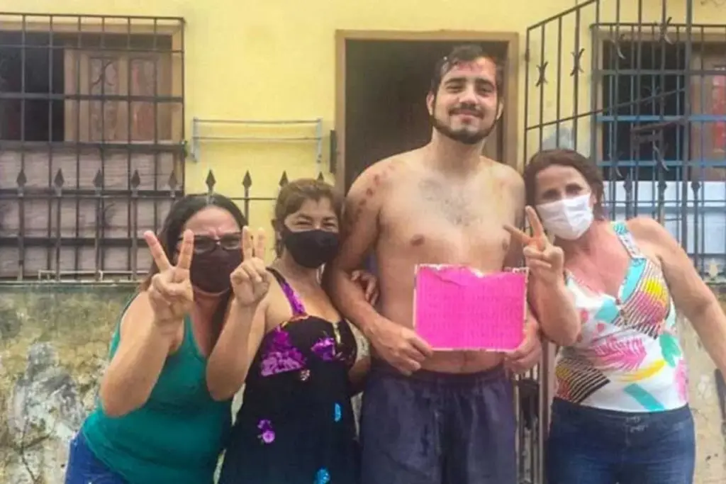Aos 10 anos, Joel já estudava com livros achados no lixo enquanto catava recicláveis com os pais das 8h às 17h30 pelas ruas de Belém, manteve a rotina até novembro de 2020 e, aos 22, largou o carrinho de catador ao ver o próprio nome na lista de aprovados em Medicina na UFPA