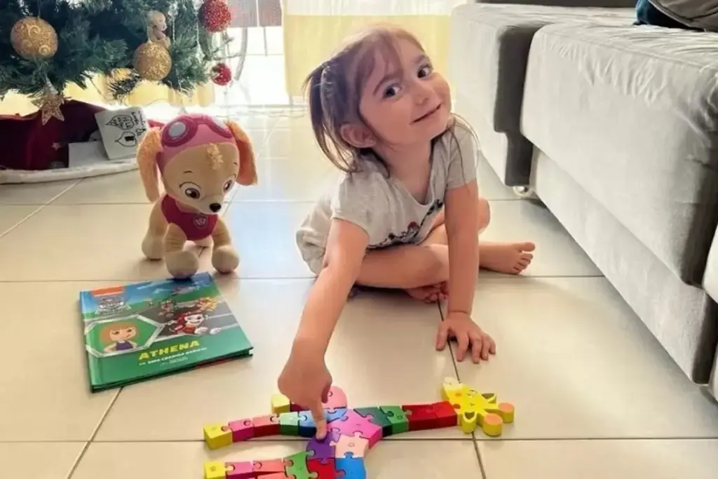 Aos 3 anos, menina do Amapá tem a aprovação confirmada no Mensa Brasil depois de os pais enviarem o laudo quando ela tinha só 2 anos e meio e se torna a pessoa superinteligente mais jovem já identificada no país Aos 3 anos, menina do Amapá tem a aprovação confirmada no Mensa Brasil depois de os pais enviarem o laudo quando ela tinha só 2 anos e meio e se torna a pessoa superinteligente mais jovem já identificada no país