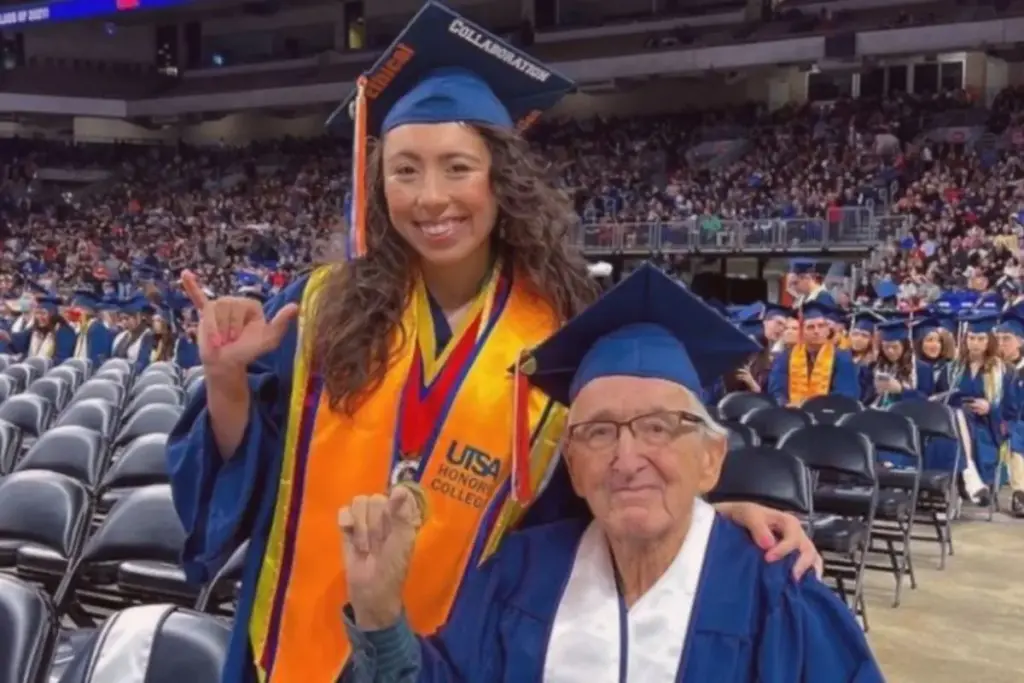 Aos 88 anos e depois de superar um derrame no meio do caminho, avô realiza o sonho de se formar em Economia e atravessa o palco da formatura ao lado da neta, que se graduou na mesma universidade