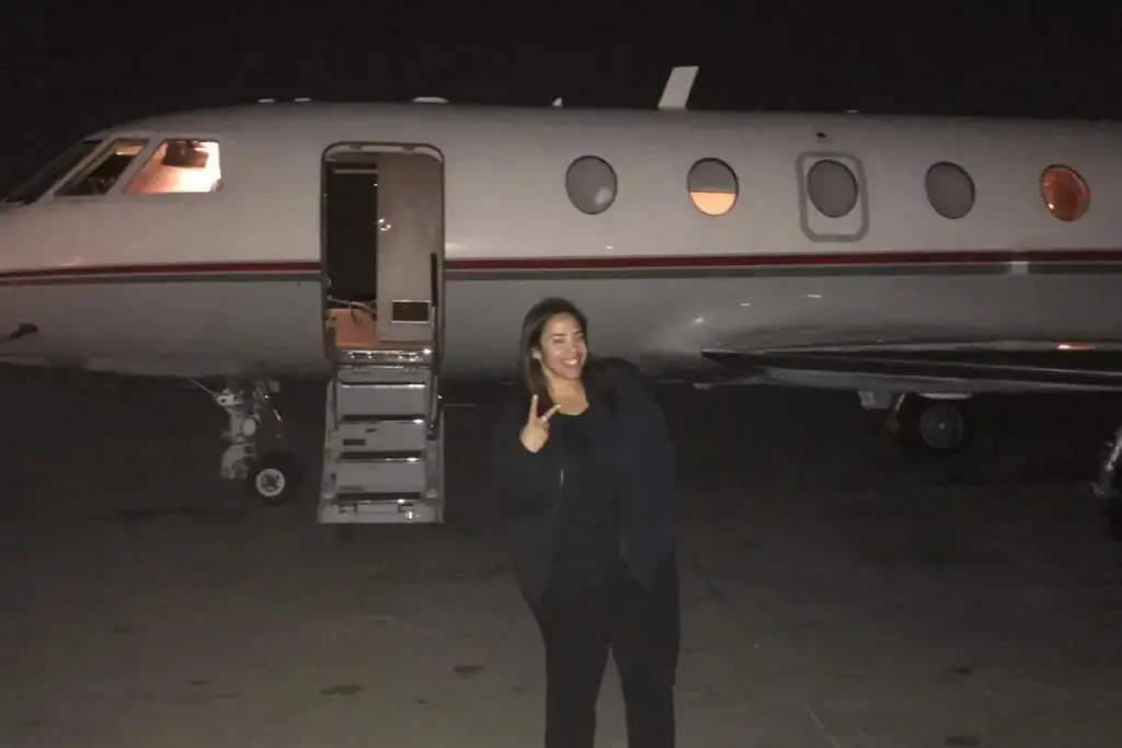 Babá brasileira que cuida de filhos da elite nos Estados Unidos chega a receber R$ 1 milhão por ano atendendo famílias de celebridades e bilionários