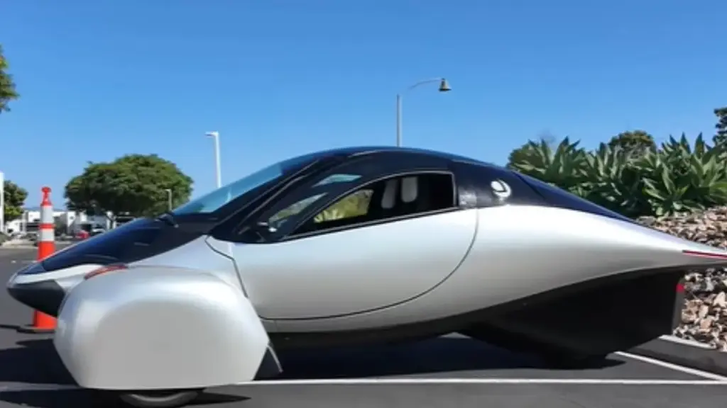 Basta estacionar sob o sol: carro solar gera energia sozinho e ganha até 68 km de autonomia sem tomada, combustível ou recarga paga, segundo teste independente na Califórnia; em cenário otimizado, tecnologia chegou a 76 km e fabricante diz que pode mudar a rotina de motoristas em regiões ensolaradas Basta estacionar sob o sol: carro solar gera energia sozinho e ganha até 68 km de autonomia sem tomada, combustível ou recarga paga, segundo teste independente na Califórnia; em cenário otimizado, tecnologia chegou a 76 km e fabricante diz que pode mudar a rotina de motoristas em regiões ensolaradas