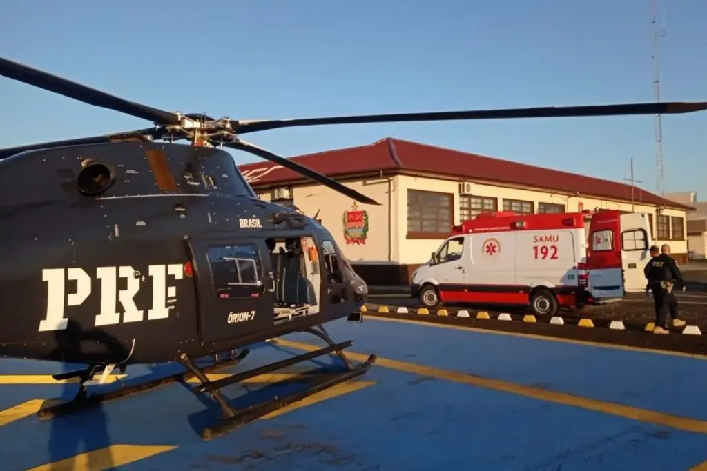 Cada minuto contava para a criança de 3 anos que esperava um rim no Paraná: em vez de horas de ambulância pela estrada, uma operação aérea da Casa Militar atravessou o estado em um voo de 18 minutos e entregou o órgão em Curitiba dentro da janela de tempo que separa um transplante que dá certo de um rim perdido Cada minuto contava para a criança de 3 anos que esperava um rim no Paraná: em vez de horas de ambulância pela estrada, uma operação aérea da Casa Militar atravessou o estado em um voo de 18 minutos e entregou o órgão em Curitiba dentro da janela de tempo que separa um transplante que dá certo de um rim perdido