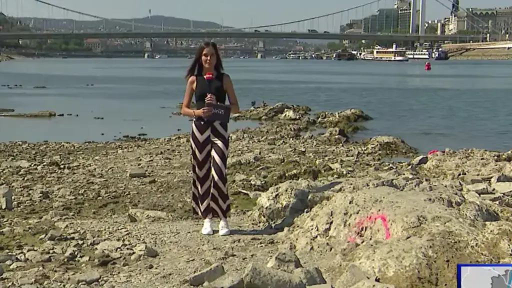 Pedra da Fome volta a surgir no Danúbio, em Budapeste, e acende alerta para seca extrema que já ameaça agricultura, energia e navegação na Europa Pedra da Fome volta a surgir no Danúbio, em Budapeste, e acende alerta para seca extrema que já ameaça agricultura, energia e navegação na Europa