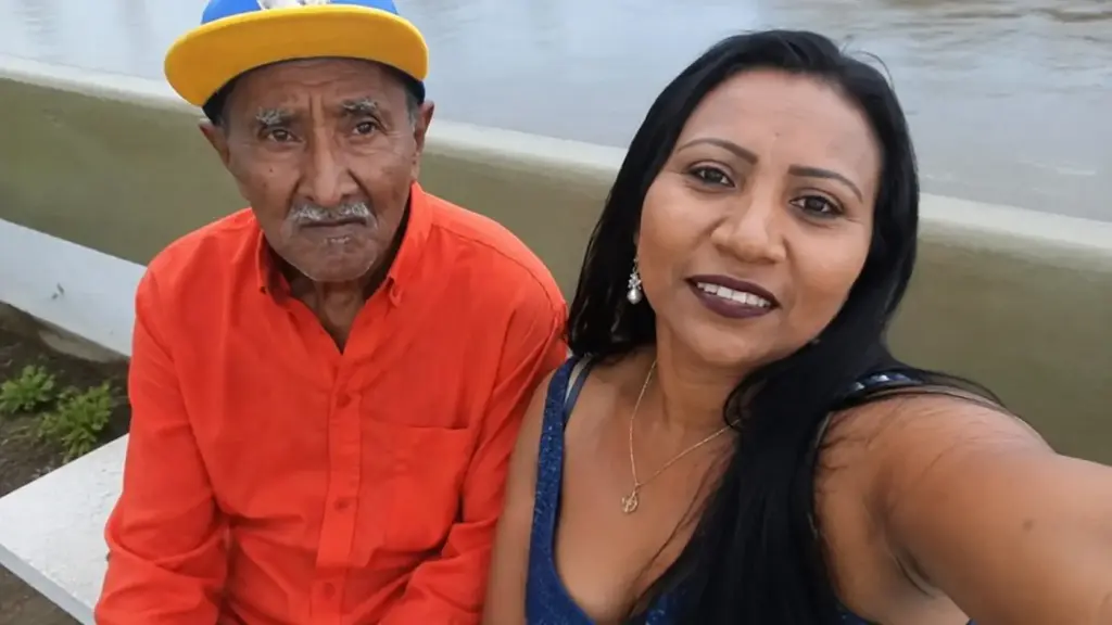 Aos 52 anos, mulher consegue colocar o nome do pai na certidão após lavrador maranhense de 102 anos viajar até o Distrito Federal, fazer teste de DNA e encerrar uma espera de mais de meio século