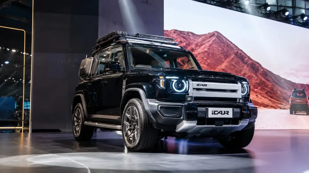 China acelera ofensiva no Brasil com 7 novas marcas de carros até 2028, Chery prepara iCAUR, Lepas, Luxeed e Freelander e grupo projeta 1 mil lojas e 500 mil veículos vendidos por ano
