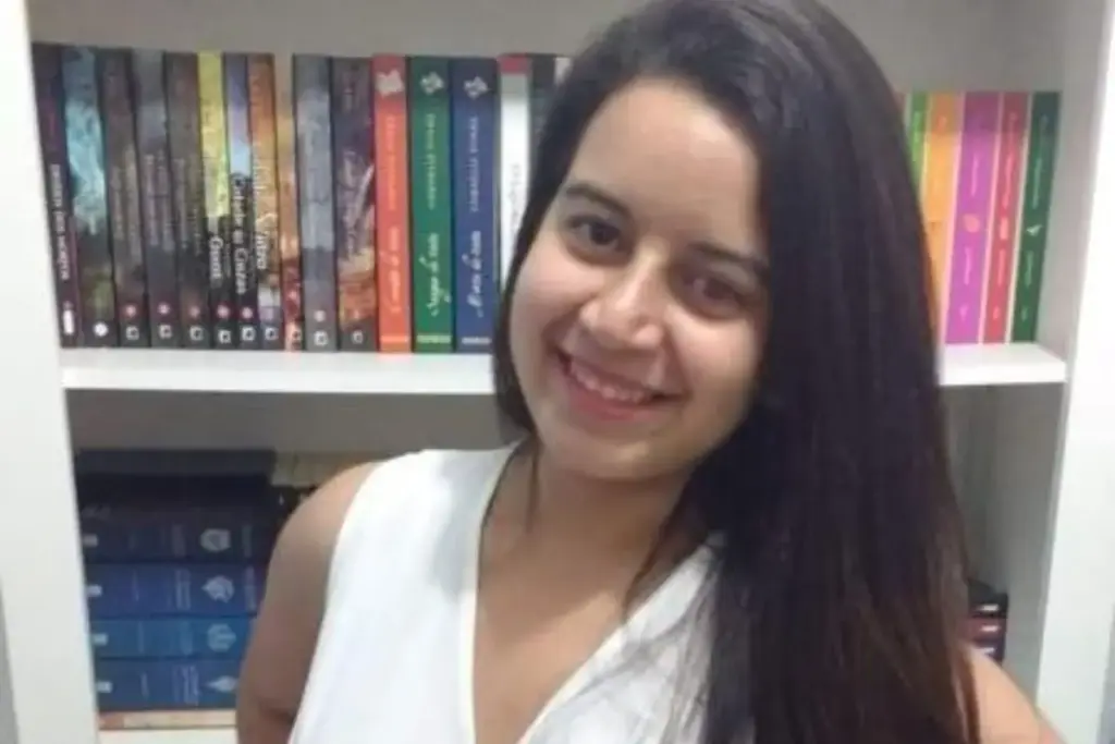 Cobradora de ônibus de 27 anos estudou leis na catraca durante o expediente, assistiu a videoaulas à noite, passou no concurso de escrevente do TJSP e esperava receber um salário quatro vezes maior para retomar Direito e ajudar a família