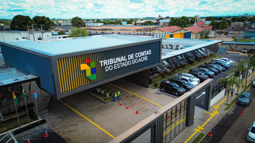 TCE-AC entrega ao TRE-AC lista de responsáveis com contas rejeitadas para fins de análise dos registros de candidatura
