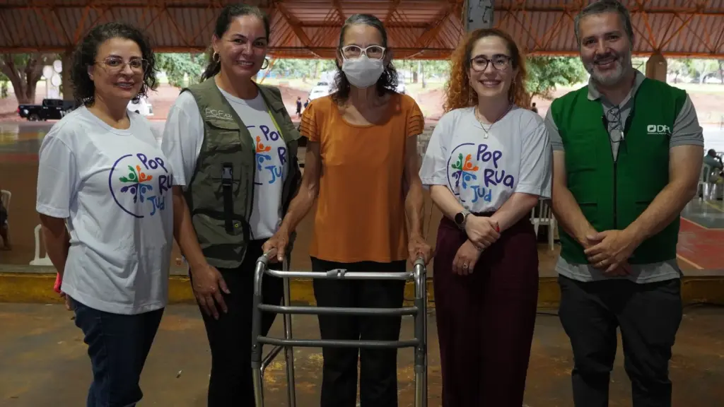 Quando sua história chegou à Justiça, a costureira contou que trabalhava desde os 5 anos e só parou após ser atropelada, aos 64, ela recuperou o auxílio cortado pelo INSS e saiu da audiência aposentada por incapacidade