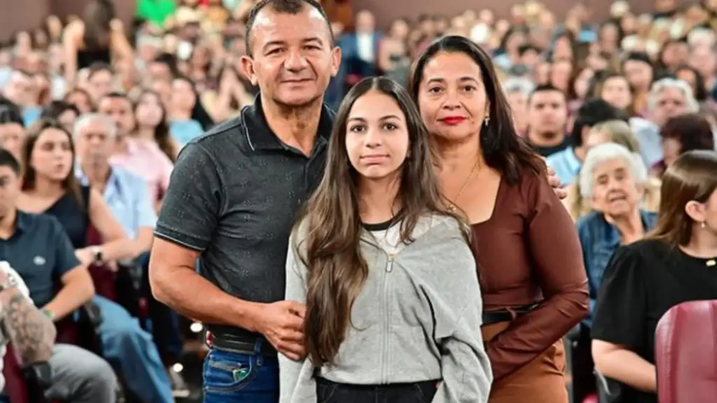 Ex-trabalhador rural passa 21 anos entre lavouras de feijão, algodão e amendoim, trabalha outros 32 anos em posto de combustível e entra em Medicina aos 58, realizando um sonho cerca de 40 anos após concluir a escola Ex-trabalhador rural passa 21 anos entre lavouras de feijão, algodão e amendoim, trabalha outros 32 anos em posto de combustível e entra em Medicina aos 58, realizando um sonho cerca de 40 anos após concluir a escola