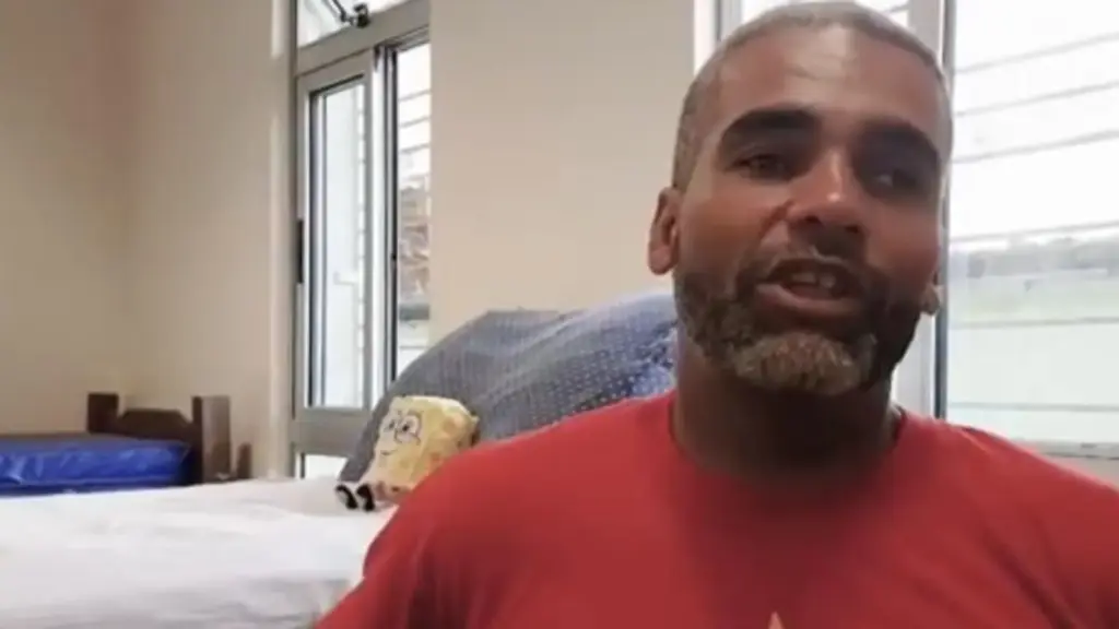 Depois de perder o emprego, a casa e o noivado, homem de 39 anos vai morar em abrigo de Belo Horizonte, conclui o ensino médio pela EJA, passa os dias estudando em biblioteca pública, entra em Engenharia Mecânica na UFMG e ainda é aprovado em concurso público