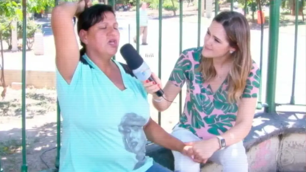 Sem emprego e chegando a deixar de comer para garantir comida dos filhos, mãe passou a vender balas escondida nos vagões de trens do Rio de Janeiro, enfrentou os riscos do comércio proibido e acabou encontrando na própria voz uma forma de ganhar dinheiro e sustentar a família cantando para os passageiros