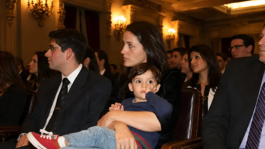 Mulher ouviu que jamais seria aprovada por ter um filho pequeno, retomou os estudos somente quando ele dormia e contrariou as previsões ao somar aprovações até conquistar o segundo lugar para promotora de Justiça no Ministério Público de São Paulo
