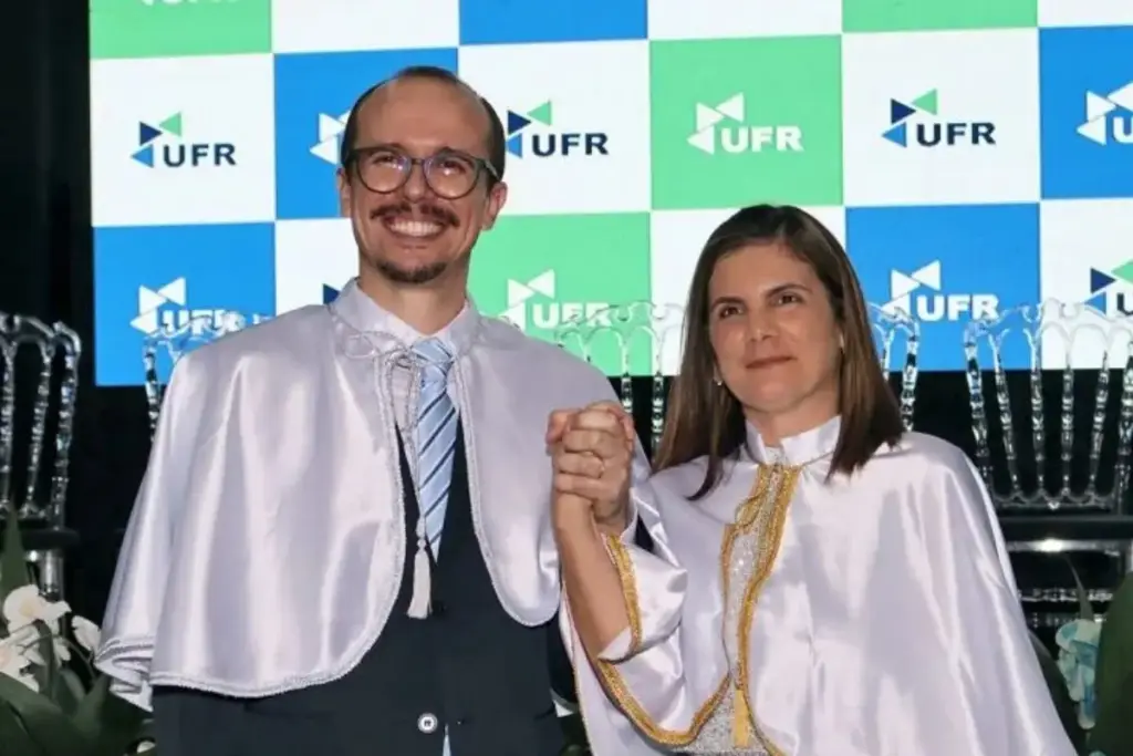 Na graduação, ele capinava cana e limpava lavoura de soja como boia-fria para bancar transporte e contas, e hoje o ex-menino do interior do Paraná é vice-reitor de uma universidade federal