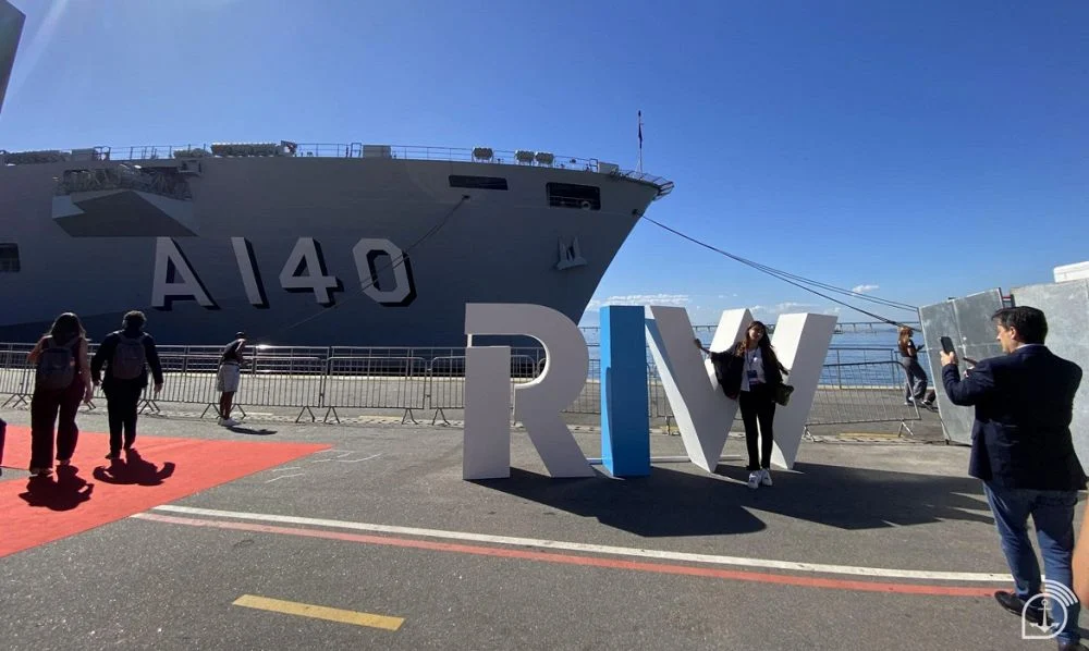Marinha do Brasil transforma maior navio de guerra da América Latina em vitrine de robôs, inteligência artificial e realidade virtual Marinha do Brasil transforma maior navio de guerra da América Latina em vitrine de robôs, inteligência artificial e realidade virtual