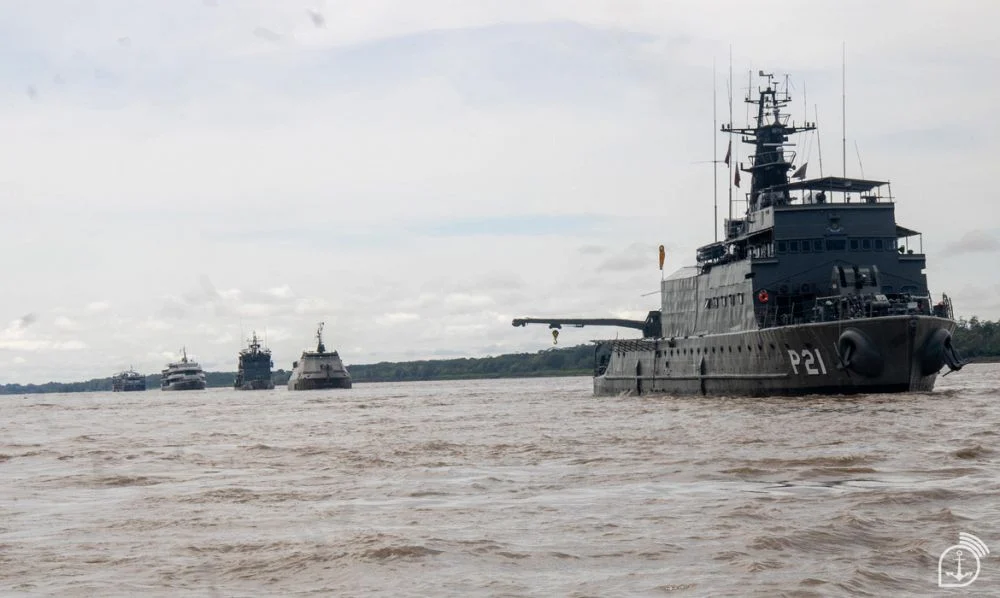 Marinha do Brasil mobiliza navios, helicóptero e Fuzileiros em operação que atravessa três países na Amazônia Marinha do Brasil mobiliza navios, helicóptero e Fuzileiros em operação que atravessa três países na Amazônia