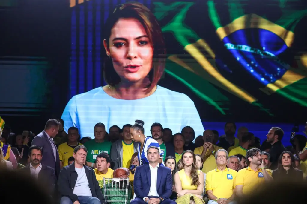 Michelle se reúne com Flávio pela 1ª vez após desavenças: ‘Qual família é perfeita?’ Michelle se reúne com Flávio pela 1ª vez após desavenças: ‘Qual família é perfeita?’