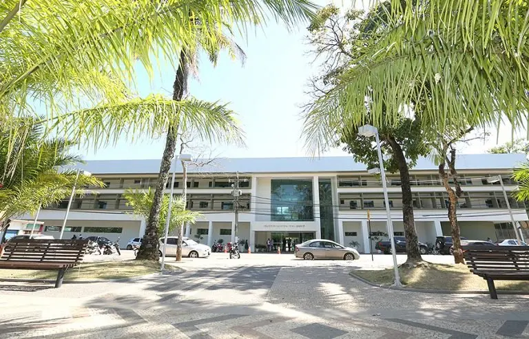 Prefeitura de Rio Branco dá posse a dois aprovados em concurso público Prefeitura de Rio Branco dá posse a dois aprovados em concurso público
