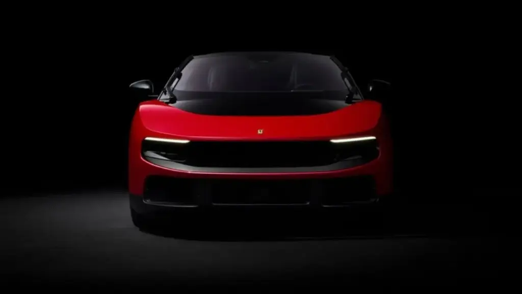 Primeiro carro elétrico da Ferrari alcança US$ 40 milhões em leilão beneficente, fica apenas US$ 8,4 milhões abaixo de uma histórica 250 GTO de 1962 e chama atenção porque o modelo convencional custa cerca de US$ 640 mil e o exemplar vendido ainda nem terminou de ser montado