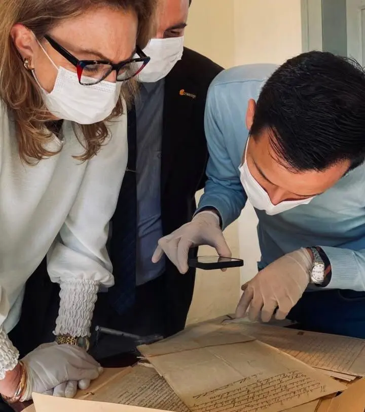 Cofre lacrado há 20 anos revela documentos originais de Plácido de Castro e da Revolução Acreana Cofre lacrado há 20 anos revela documentos originais de Plácido de Castro e da Revolução Acreana