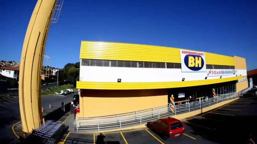 Supermercados BH prepara nova unidade em Vila Velha sobre terreno de mais de 24 mil m², projeta 10 mil m² de área construída, mall com cinco lojas e geração de 300 empregos, enquanto aguarda licenças para erguer em até 12 meses um novo polo comercial ao lado do Terminal de Itaparica