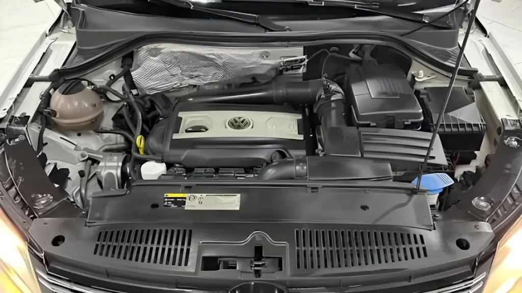 R$ 55 mil mais barata que um Chevrolet Tracker 0 km: Tiguan 2014 entrega motor 2.0 turbo de 200 cv, tração integral 4Motion, 0 a 100 km/h em 8,5 segundos e porte de SUV alemão por cerca de R$ 64,7 mil R$ 55 mil mais barata que um Chevrolet Tracker 0 km: Tiguan 2014 entrega motor 2.0 turbo de 200 cv, tração integral 4Motion, 0 a 100 km/h em 8,5 segundos e porte de SUV alemão por cerca de R$ 64,7 mil