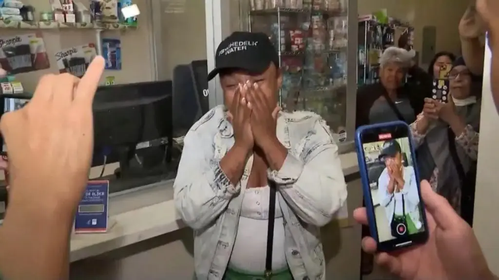 Mulher afirma ser dona de prêmio de US$ 1,08 bilhão da Powerball, processa loteria para receber fortuna já paga a outra vencedora e Justiça toma decisão