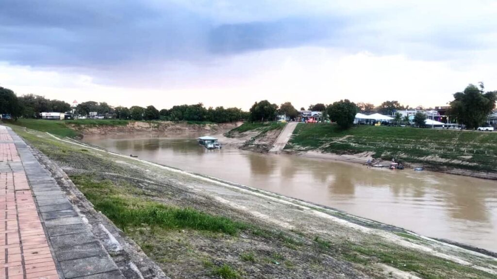 Rio Acre baixa para 2,07 metros nesta sexta-feira em Rio Branco Rio Acre baixa para 2,07 metros nesta sexta-feira em Rio Branco