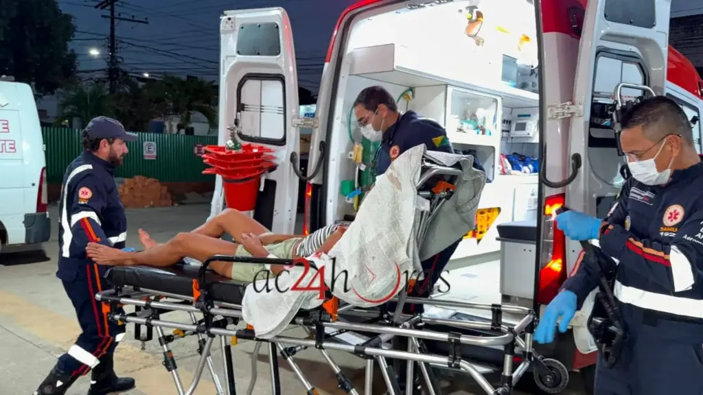 Mulher é ferida na cabeça com estilhaço de prato durante agressão do marido em Rio Branco Mulher é ferida na cabeça com estilhaço de prato durante agressão do marido em Rio Branco