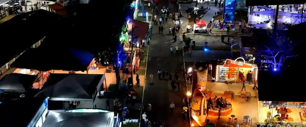 Público movimenta a Expoacre em dia de show do Natanzinho Lima