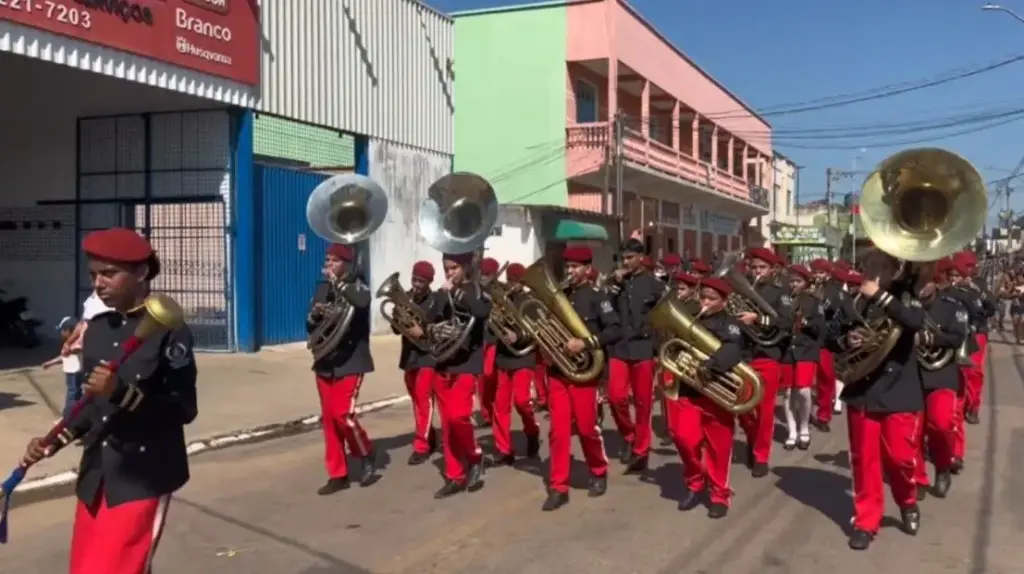 Bairro 6 de Agosto celebra os 124 anos da Revolução Acreana com desfile cívico e presença de autoridades