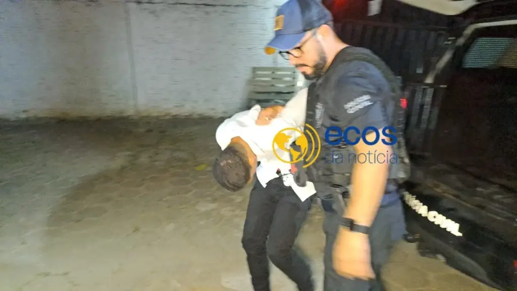 Homem é preso após oficializar casamento em cerimônia coletiva na Expoacre Homem é preso após oficializar casamento em cerimônia coletiva na Expoacre