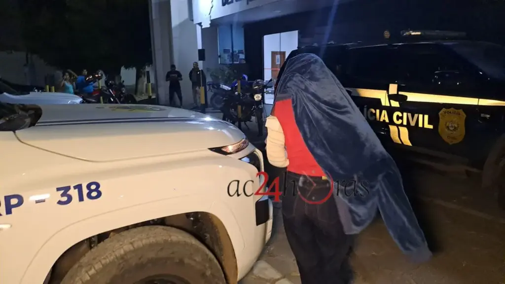 Mulher tem ferimento profundo na cabeça e fratura no braço após ser atacada com ripa durante discussão em Rio Branco
