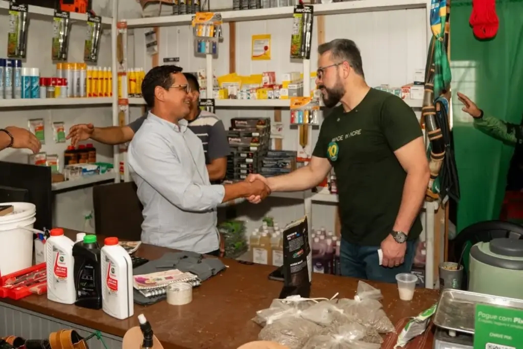 “Com Alan, o Acre vai dar certo”, diz comerciante durante visita do candidato ao governo a Feijó