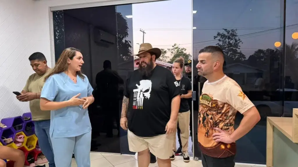Cantor Panda visita centro de apoio a crianças com autismo em Tarauacá
