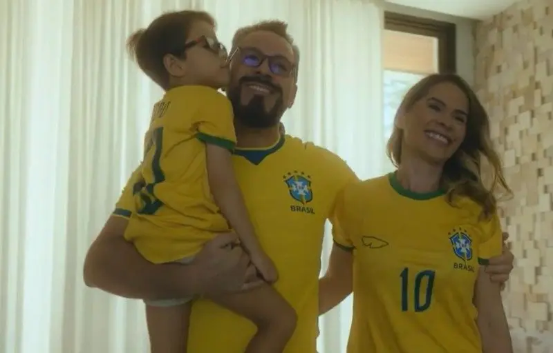 Ao lado da esposa, Alan Rick relembra origem humilde e pede confiança para governar o Acre Ao lado da esposa, Alan Rick relembra origem humilde e pede confiança para governar o Acre