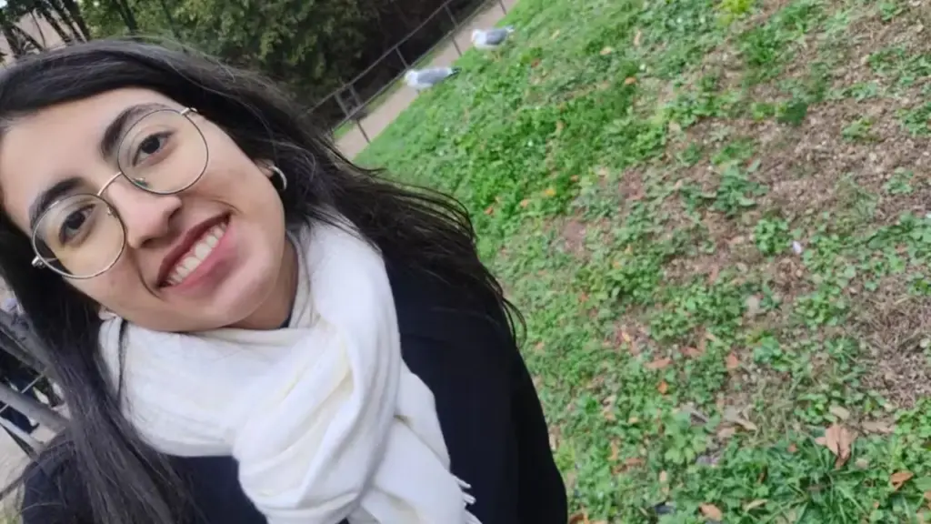 Aos 17 anos, estudante baiana conquista 1º lugar em Medicina na USP após enfrentar disputa de 90 candidatos por vaga: Anna Laura criou uma rotina intensa de simulados, redações, vestibulares e foi aprovada em três cursos Aos 17 anos, estudante baiana conquista 1º lugar em Medicina na USP após enfrentar disputa de 90 candidatos por vaga: Anna Laura criou uma rotina intensa de simulados, redações, vestibulares e foi aprovada em três cursos