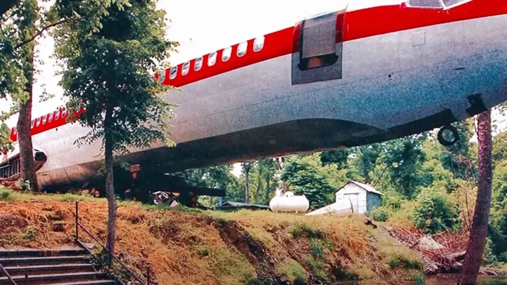 Mulher compra Boeing 727 destinado ao desmanche por US$ 2 mil e o transforma em casa de três quartos